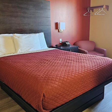 Budgetel inn&Suites Fort Scott Exteriör bild