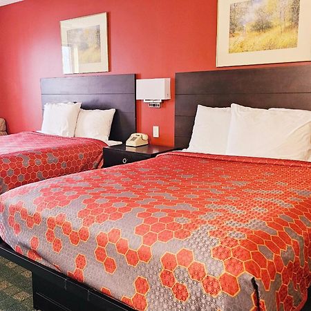 Budgetel inn&Suites Fort Scott Exteriör bild