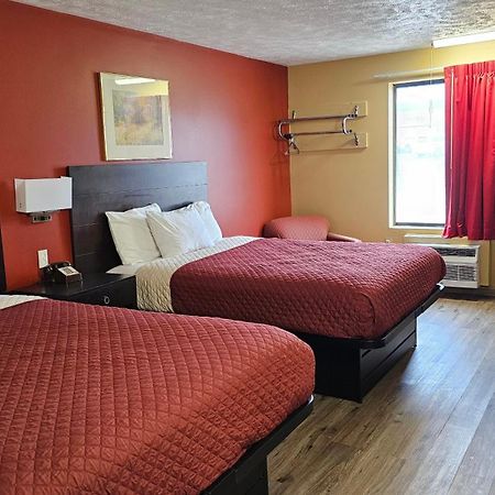 Budgetel inn&Suites Fort Scott Exteriör bild