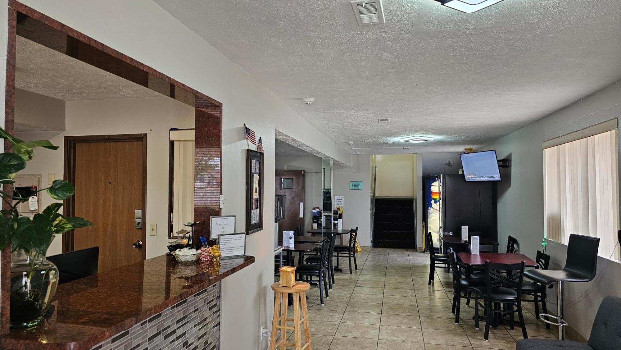 Budgetel inn&Suites Fort Scott Exteriör bild
