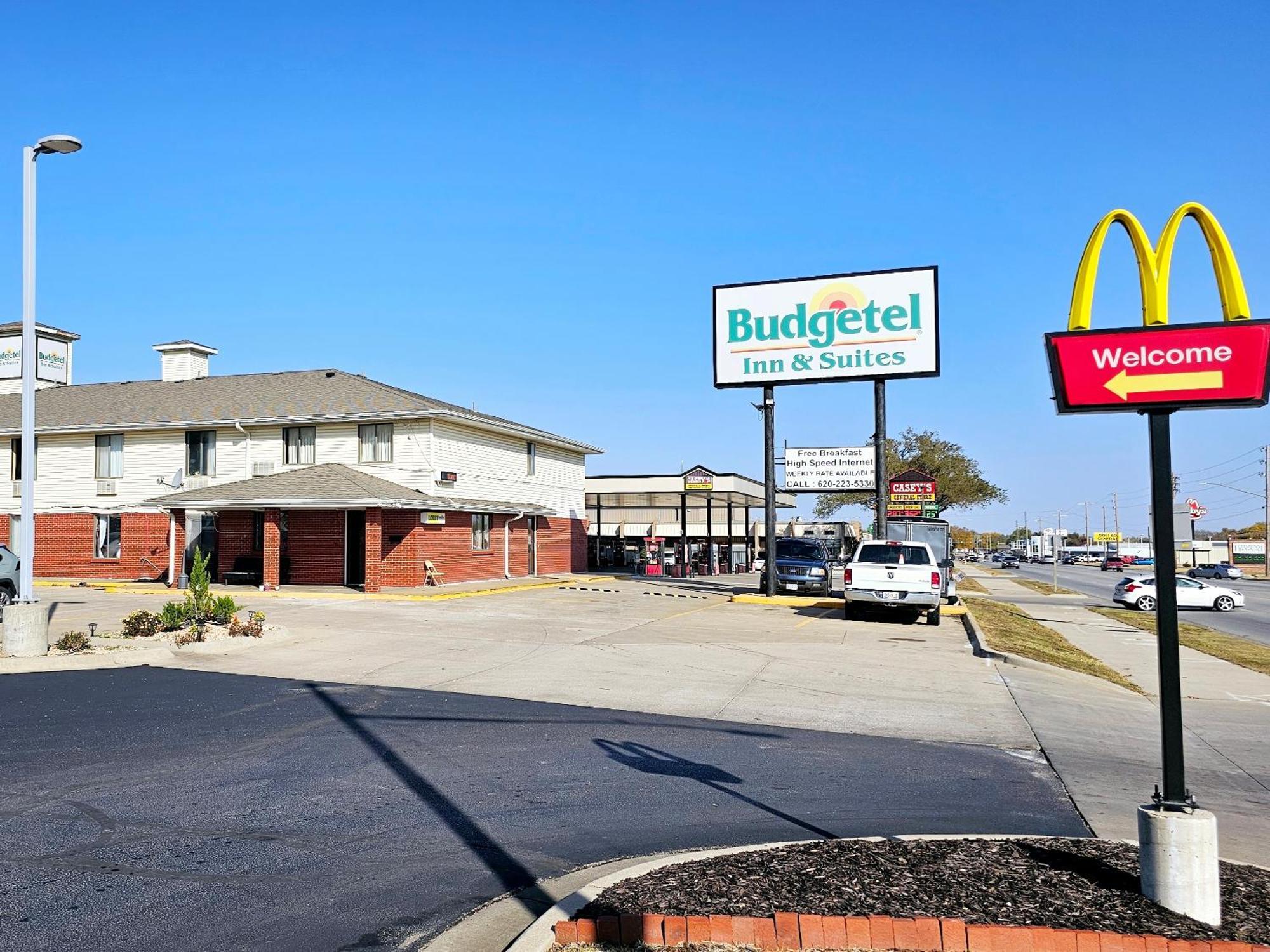 Budgetel inn&Suites Fort Scott Exteriör bild