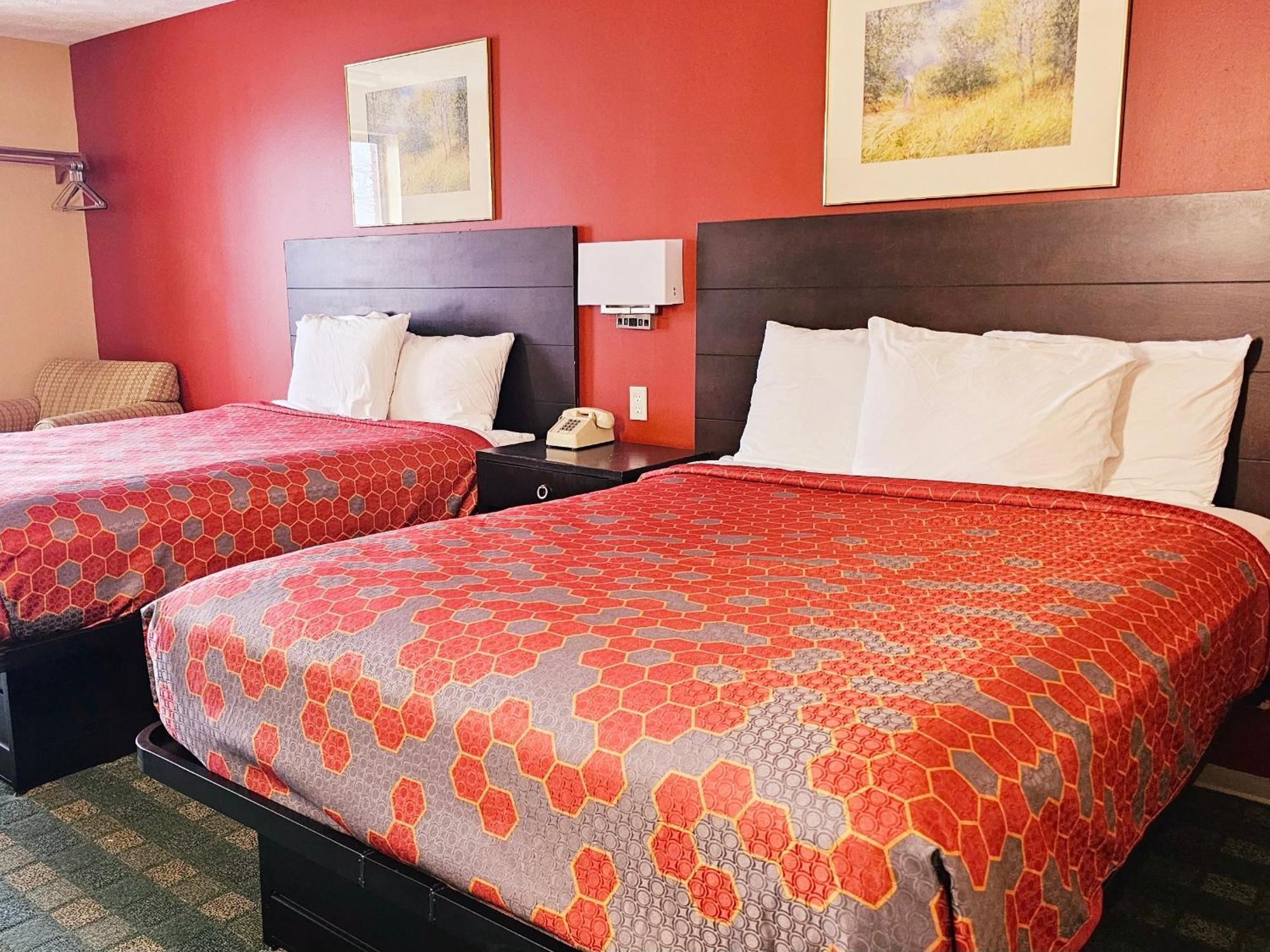 Budgetel inn&Suites Fort Scott Exteriör bild