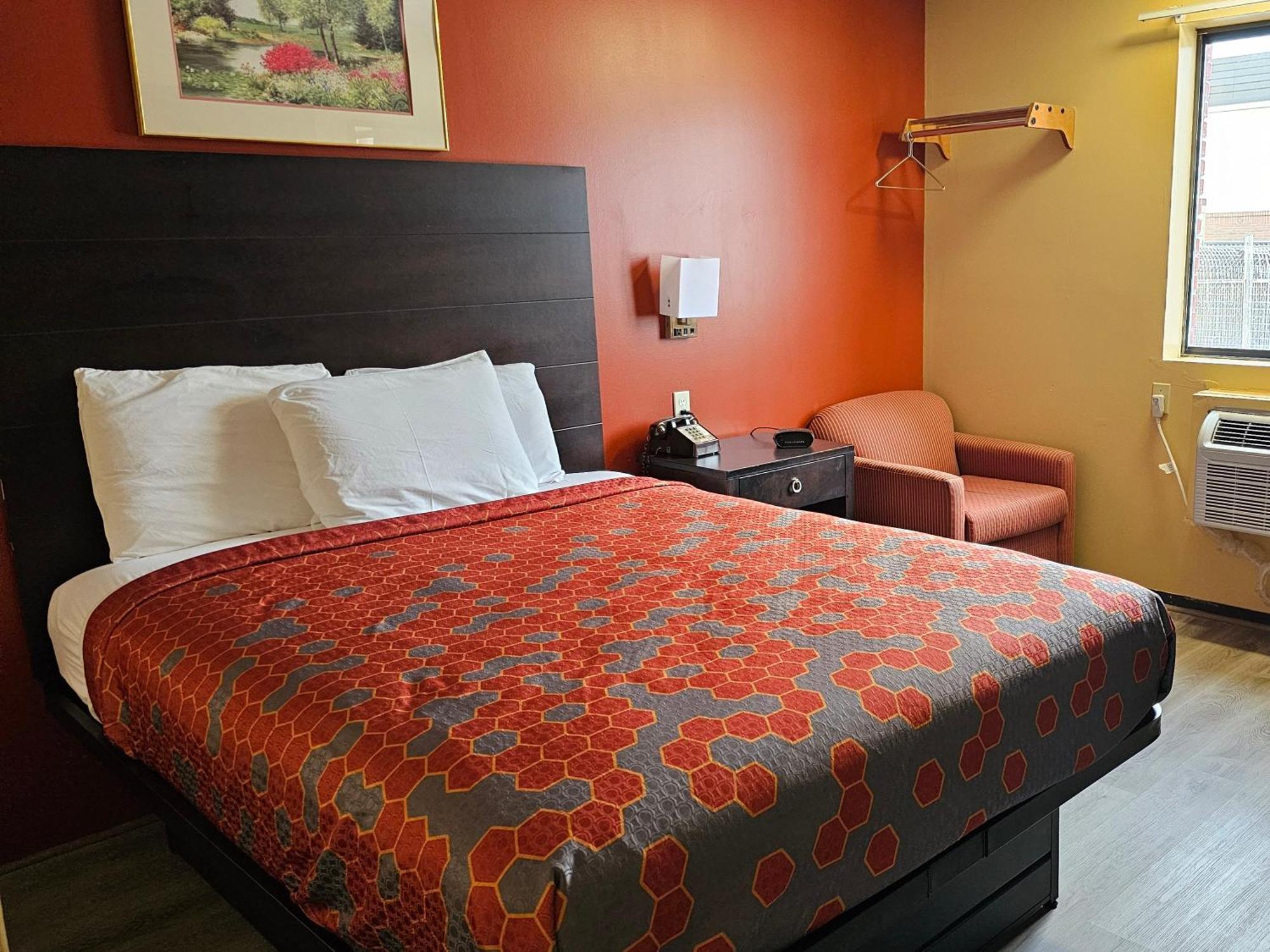 Budgetel inn&Suites Fort Scott Exteriör bild