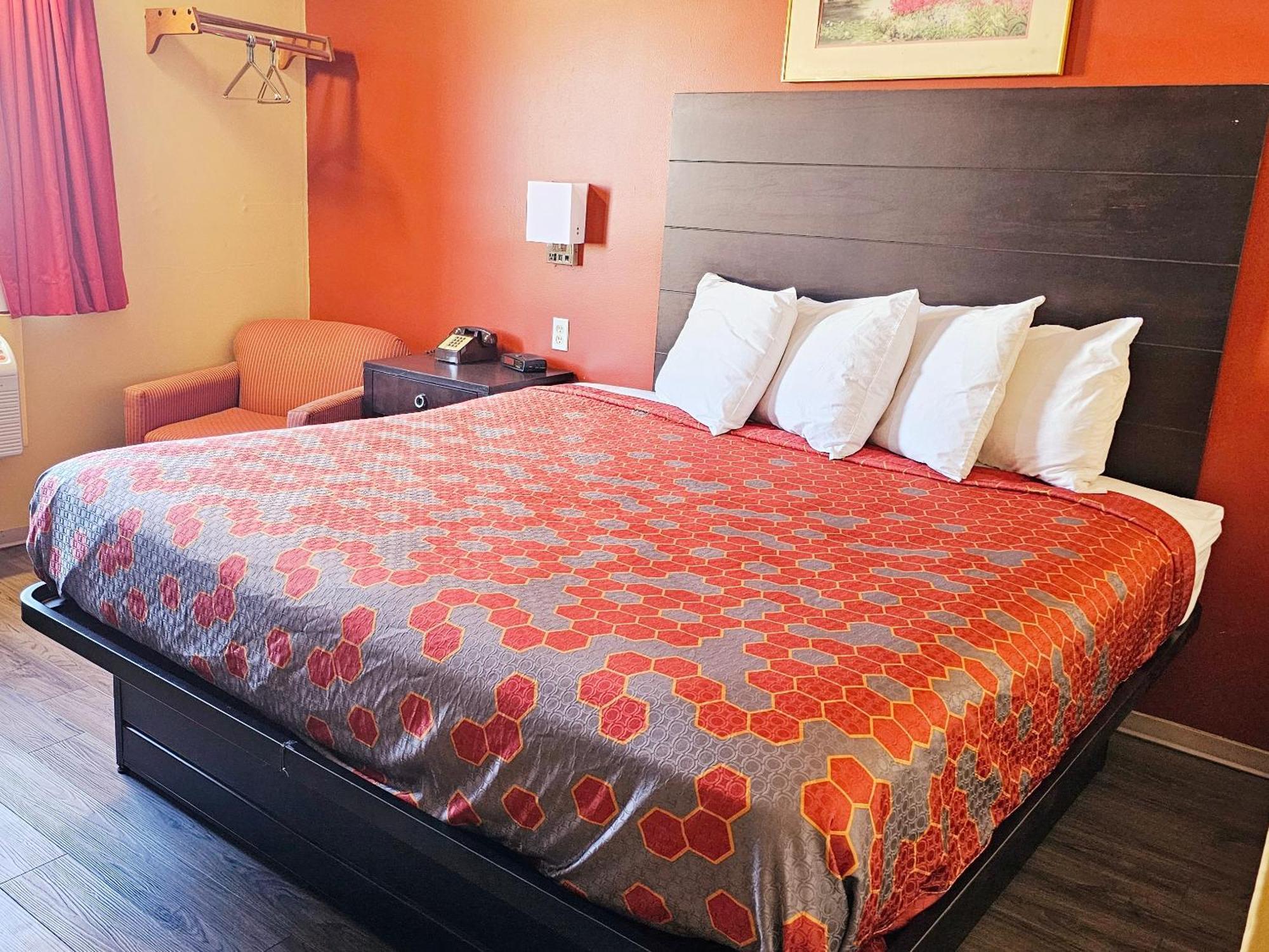 Budgetel inn&Suites Fort Scott Exteriör bild