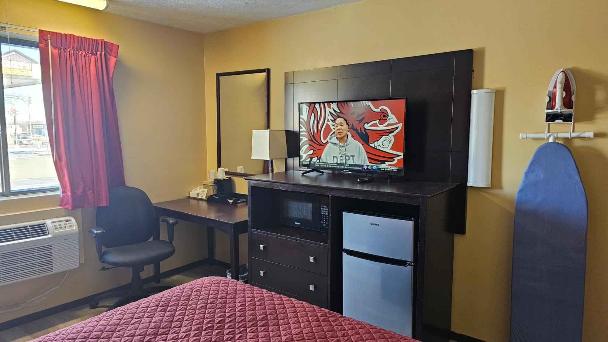 Budgetel inn&Suites Fort Scott Exteriör bild
