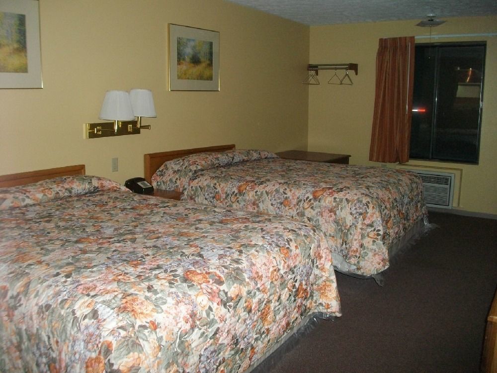 Budgetel inn&Suites Fort Scott Exteriör bild