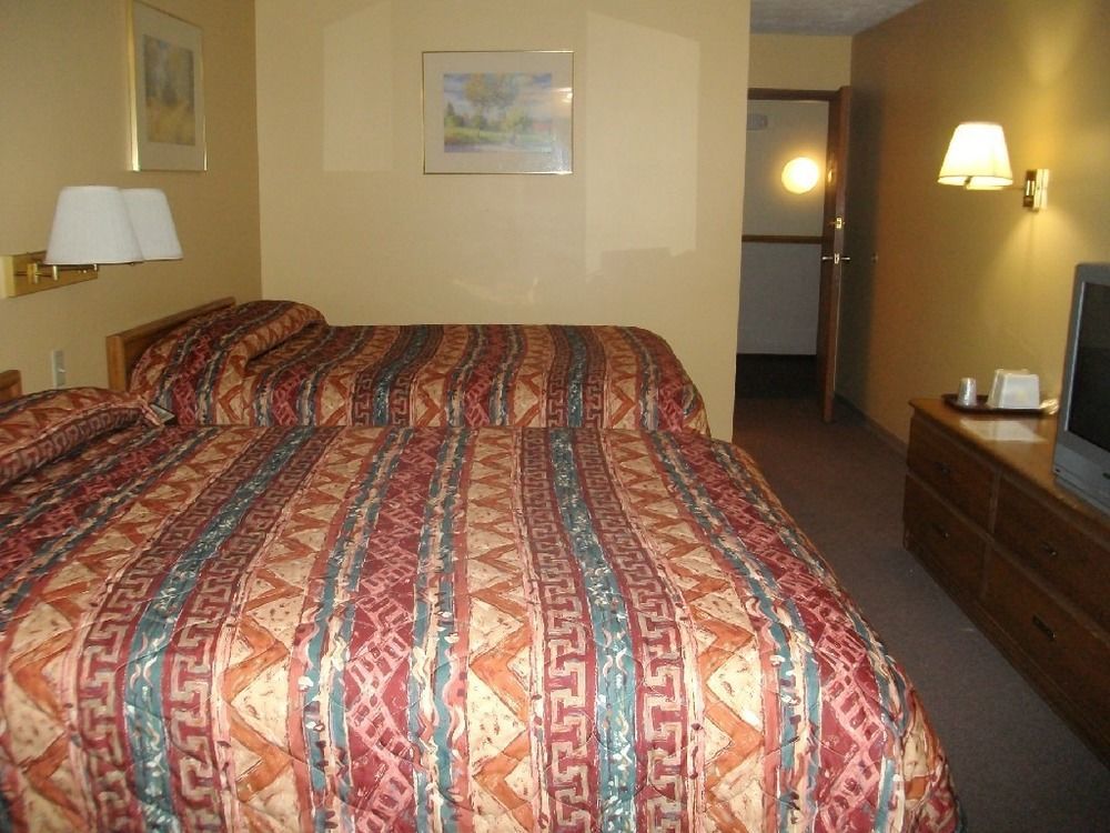 Budgetel inn&Suites Fort Scott Exteriör bild