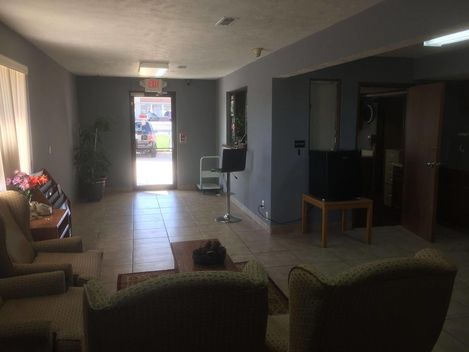 Budgetel inn&Suites Fort Scott Exteriör bild
